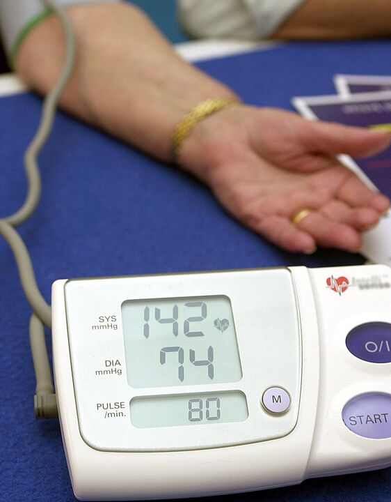 Characteristic blood pressure indicators of stage 1 hypertension